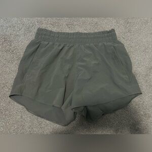 Under Armour Shorts size: medium